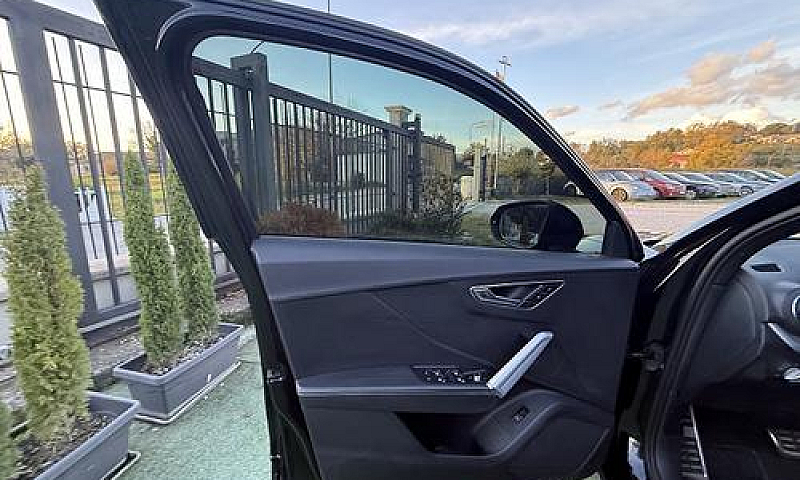 Audi Q2 S Line 2.0 T...