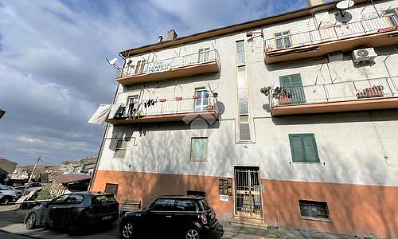 4 Locali A Farnese...