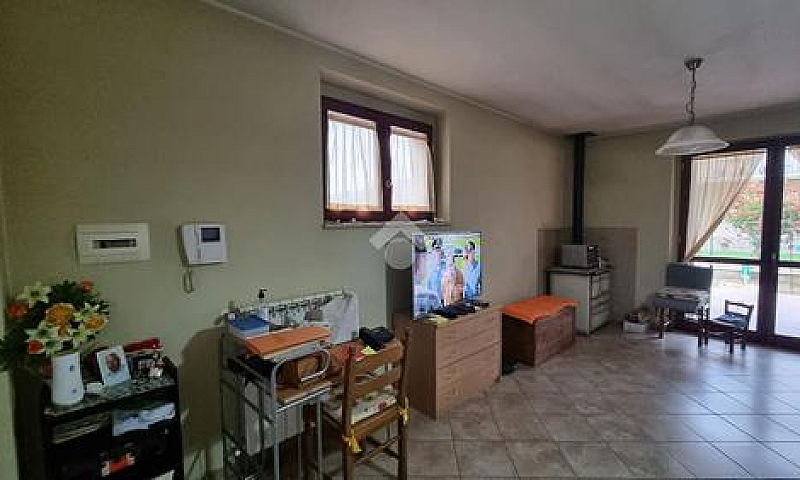 4 Locali A Spello...