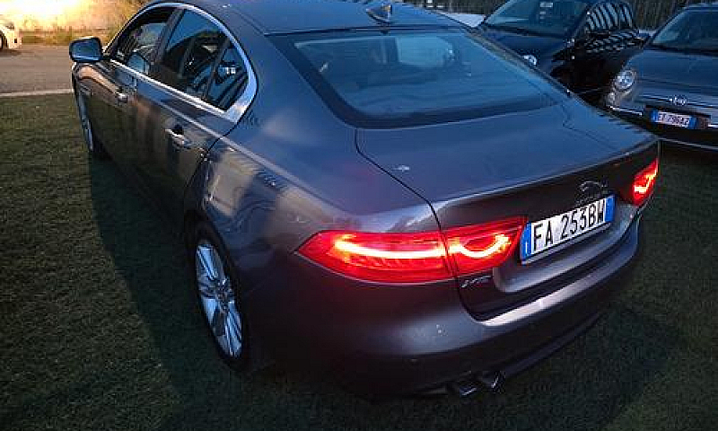 Jaguar Xe 2.0 D Auto...