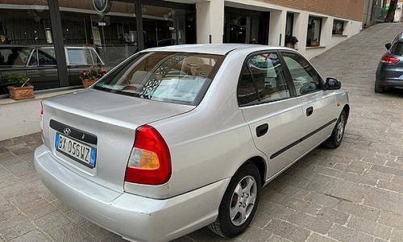 Hyundai Accent 1.3I ...