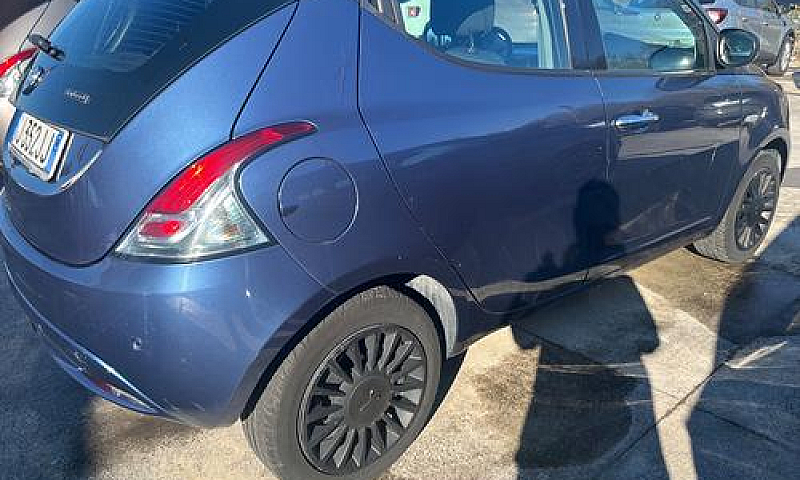 Lancia Ypsilon 1.0 F...