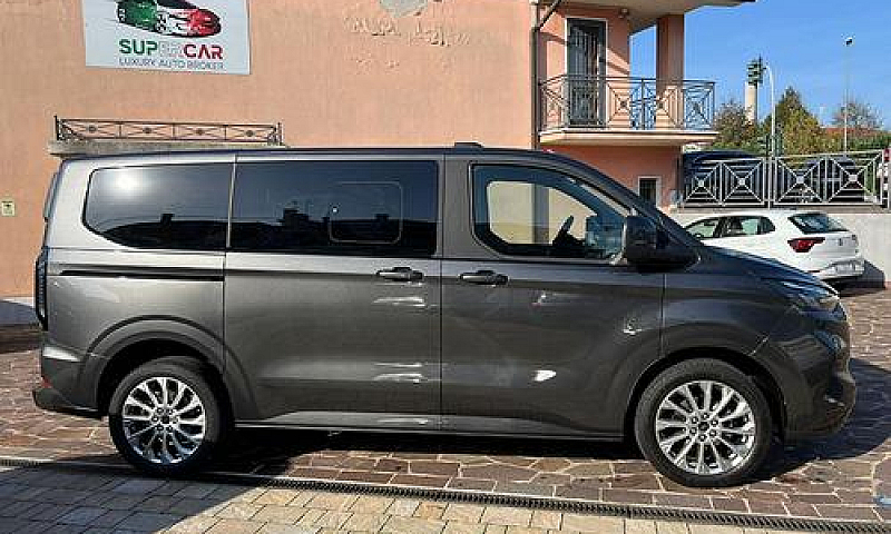 Ford Tourneo Custom ...
