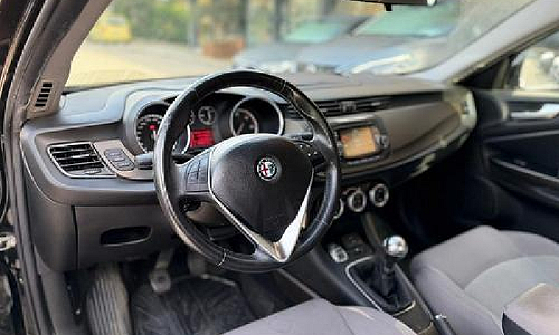 Alfa Romeo Giulietta...