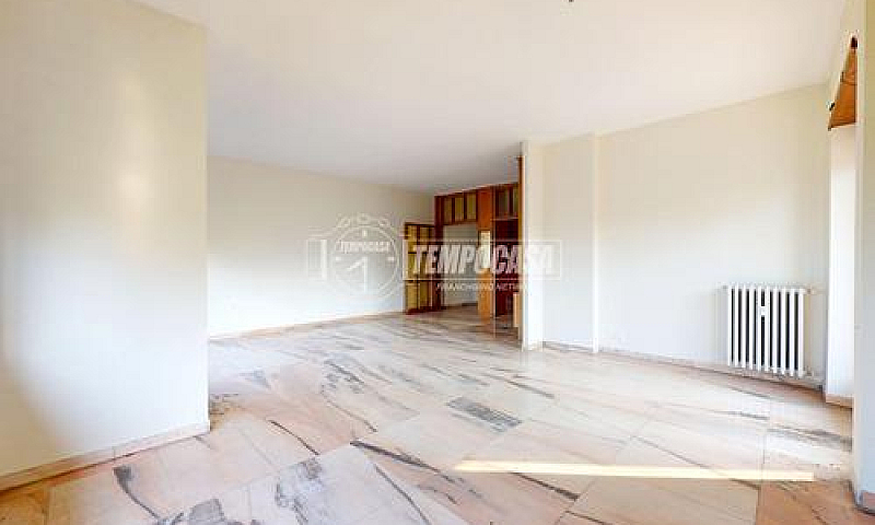 Ampio Quadrilocale L...