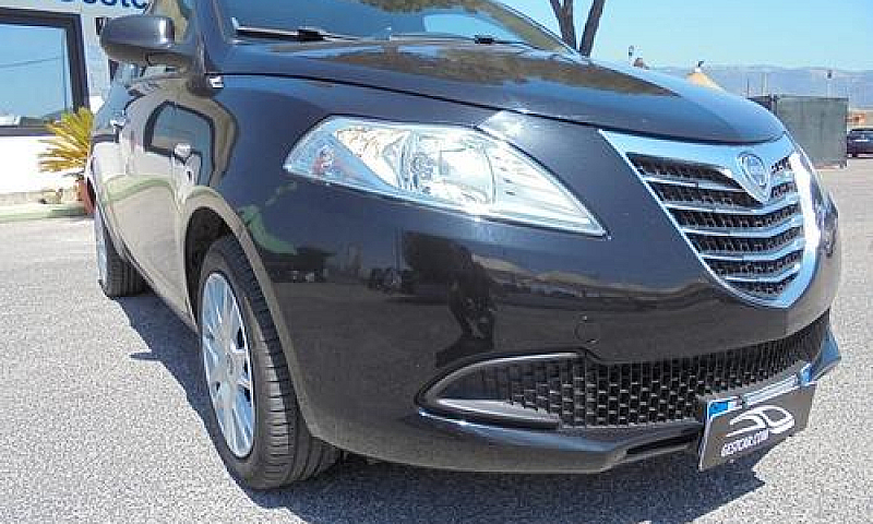 Lancia Ypsilon 1.2 6...