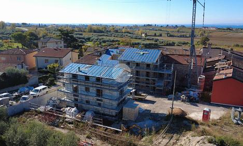 4 Locali A Bardolino...