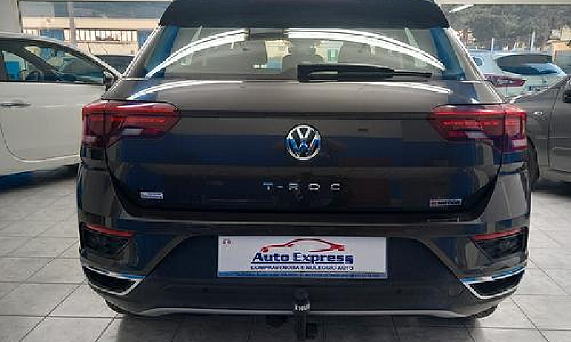 Volkswagen T-Roc Ann...