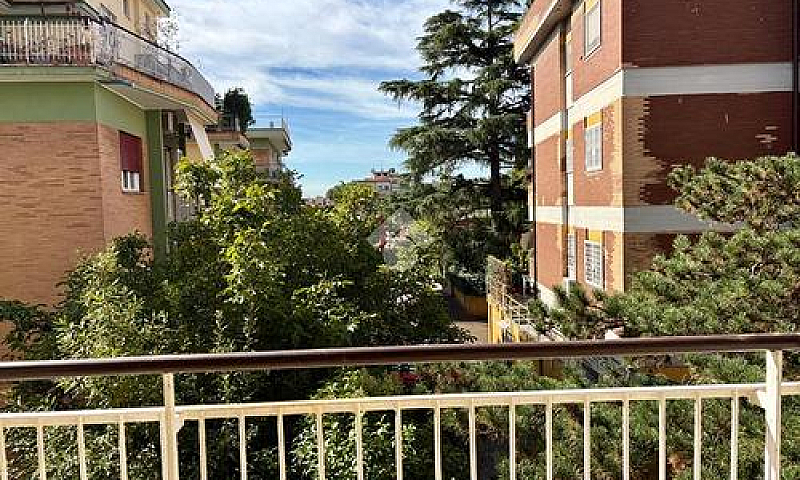 2 Locali A Roma...