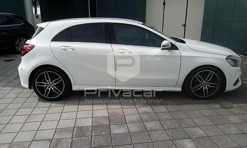 Mercedes A 180 Premi...