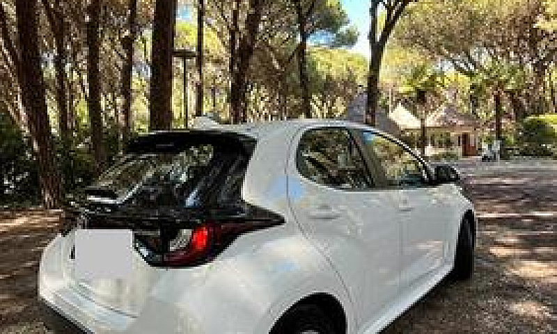 Toyota Yaris 1.5 Hyb...