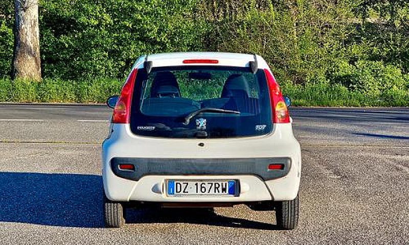 Peugeot 107 1.0 68Cv...