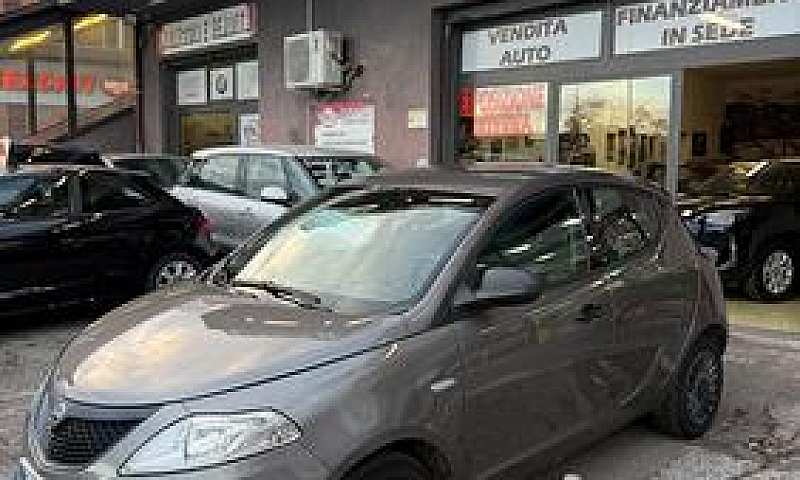 Lancia Ypsilon 1.2 6...