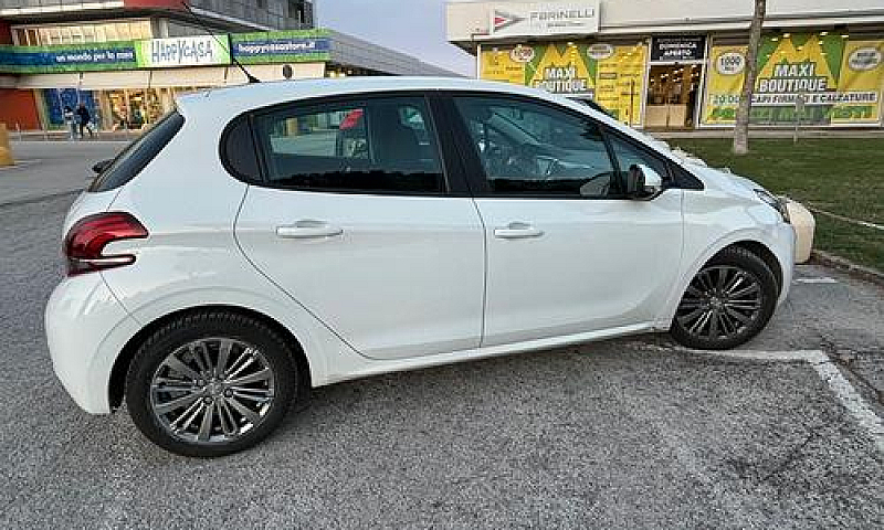 Peugeot 208 Bluehdi ...