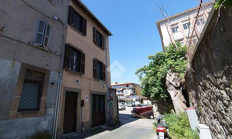 5 Locali A Viterbo...