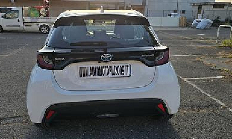 Toyota Yaris 1.5 Hyb...