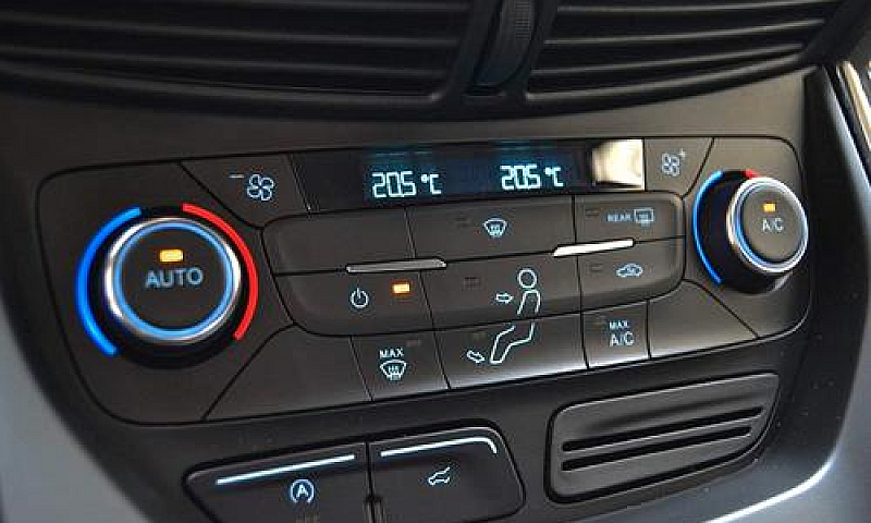 Ford Kuga 1.5 Tdci 1...