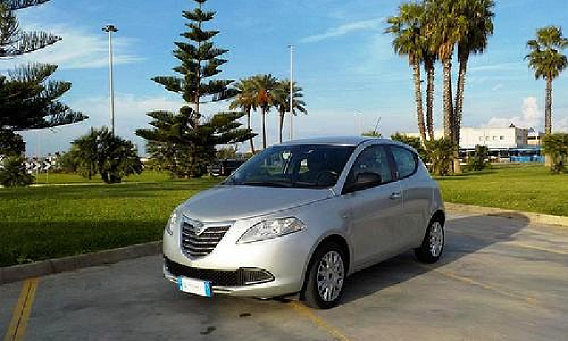 Lancia Ypsilon 1.3 M...