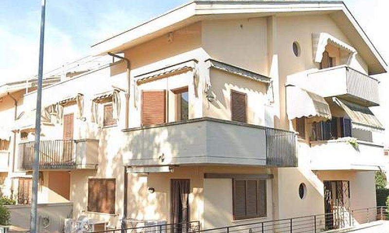 Appartamento A Empol...