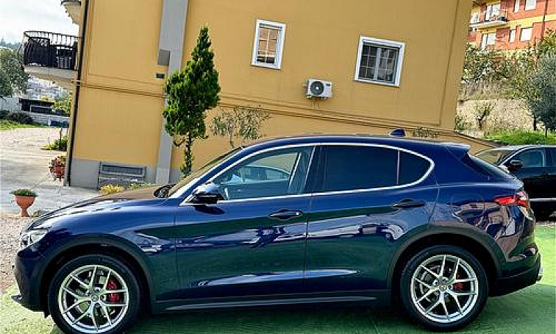 Alfa Romeo Stelvio 2...