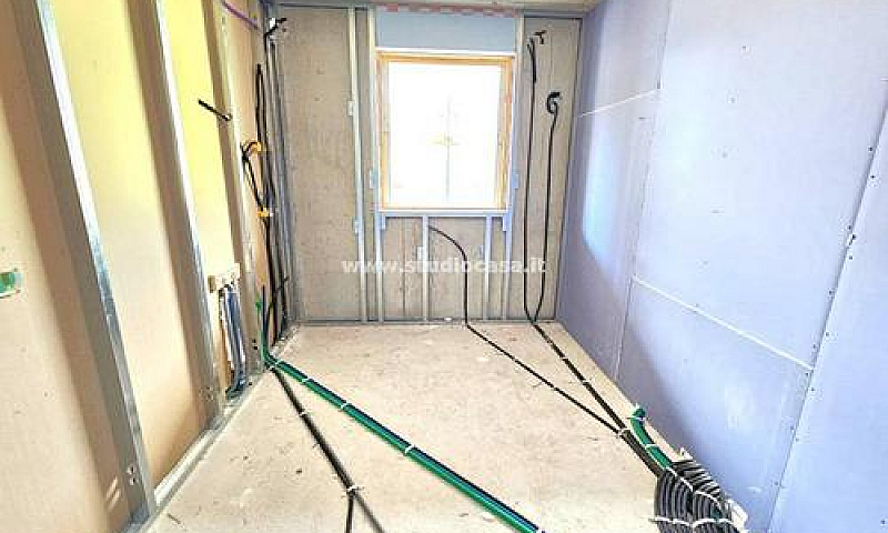 Nuovo 2 Camere Con G...