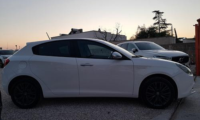 Alfa Romeo Giulietta...