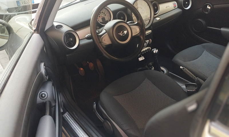 Mini Cooper...