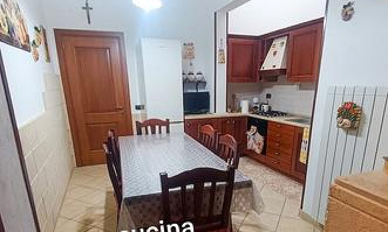 Casa Con Garage...