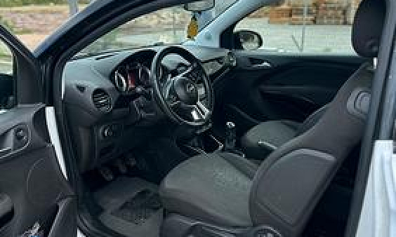 Opel Adam...