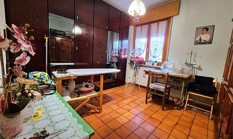 Ampio Appartamento C...