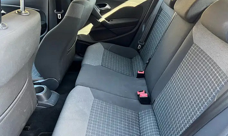 Volkwagen Polo Confo...