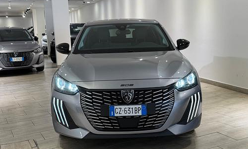 Peugeot 208 1.2 Benz...