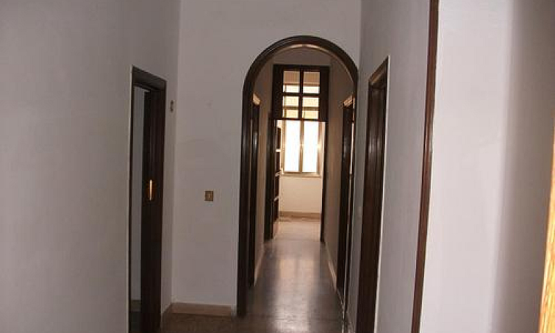 Trilocale In Via Mar...