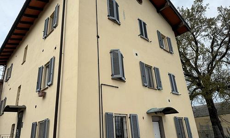 Bilocale Su Due Live...