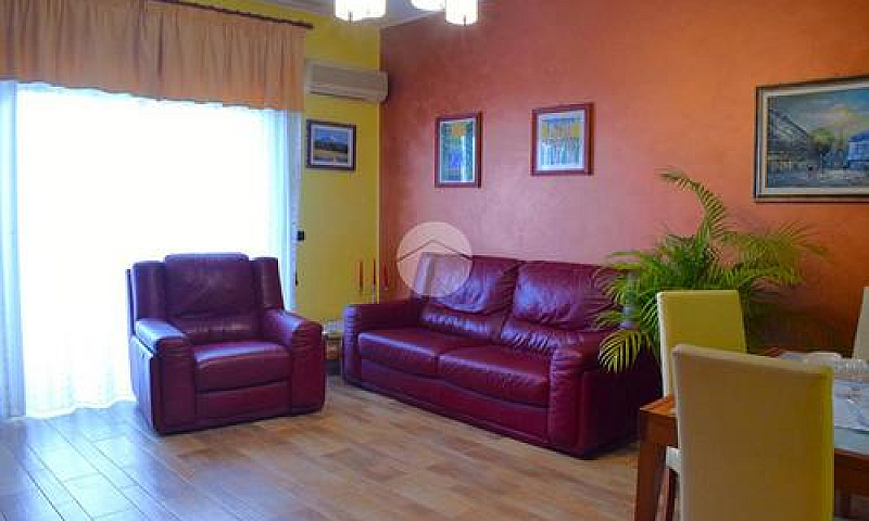 4 Locali A Messina...