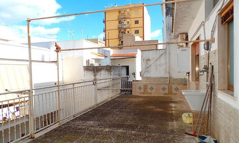 Ampio Appartamento 4...