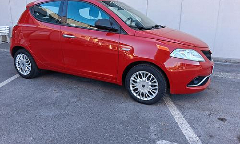 Lancia Ypsilon 1.2 6...