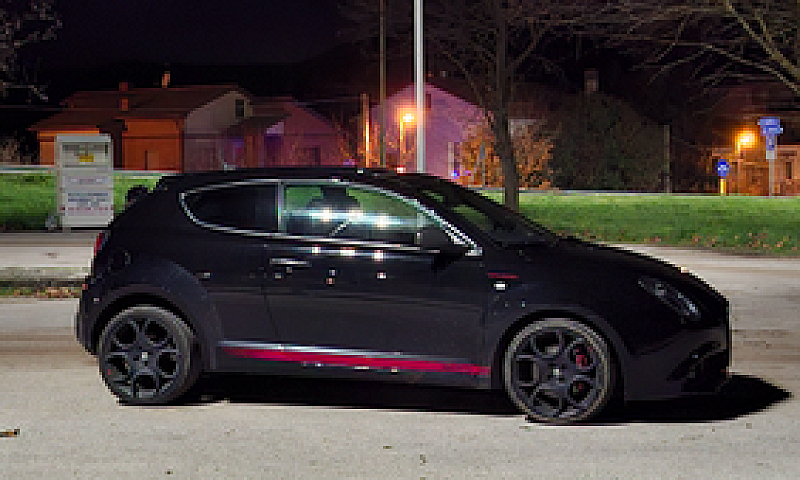 Alfa Romeo Mito Velo...