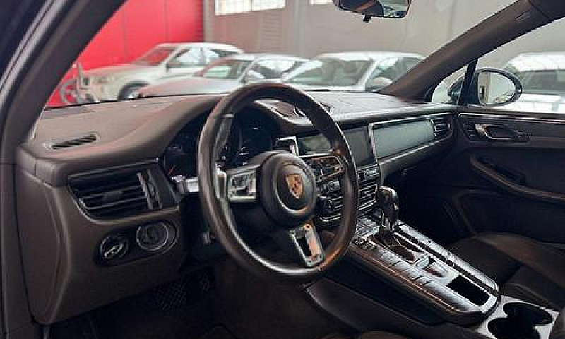 Porsche - Macan - 2....