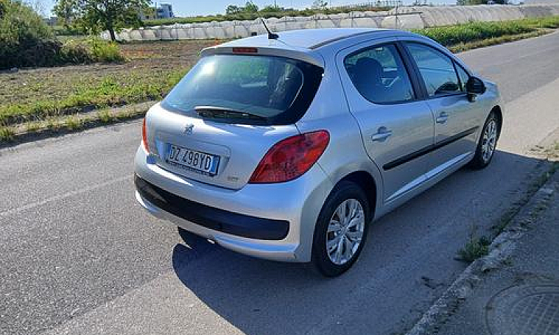 Peugeot207 1.4Hdi 70...