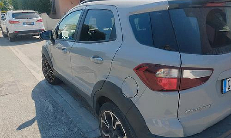 Ford Ecosport Active...