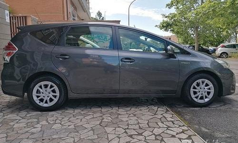 Toyota Prius + 1.8 A...