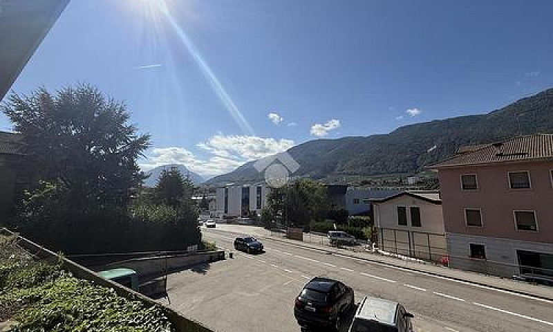 4 Locali A Cles...
