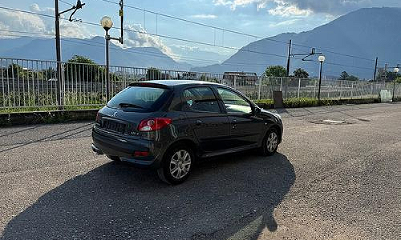 Peugeot 206 Plus 1.1...