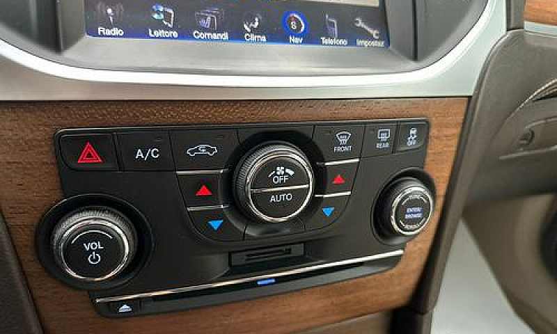 Lancia Thema 3.0 239...