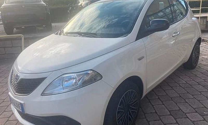 Lancia Ypsilon 1.2 6...