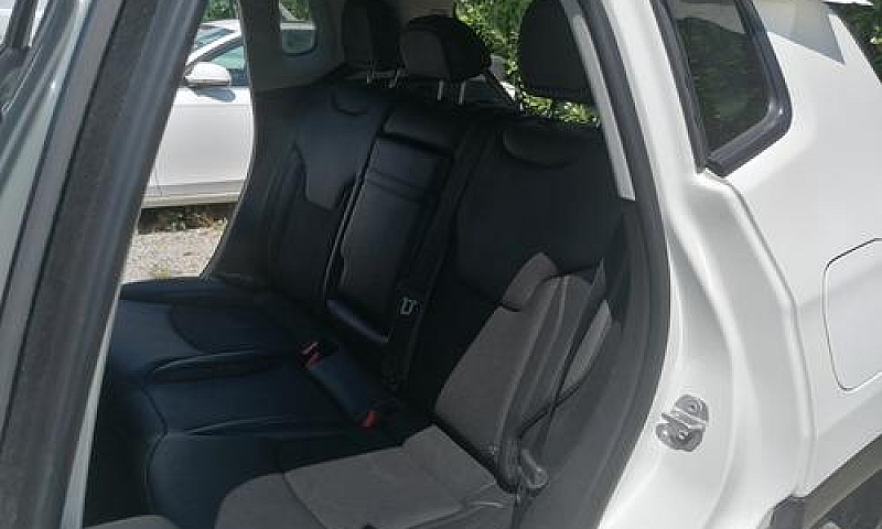 Jeep Compass 1.3 Tur...