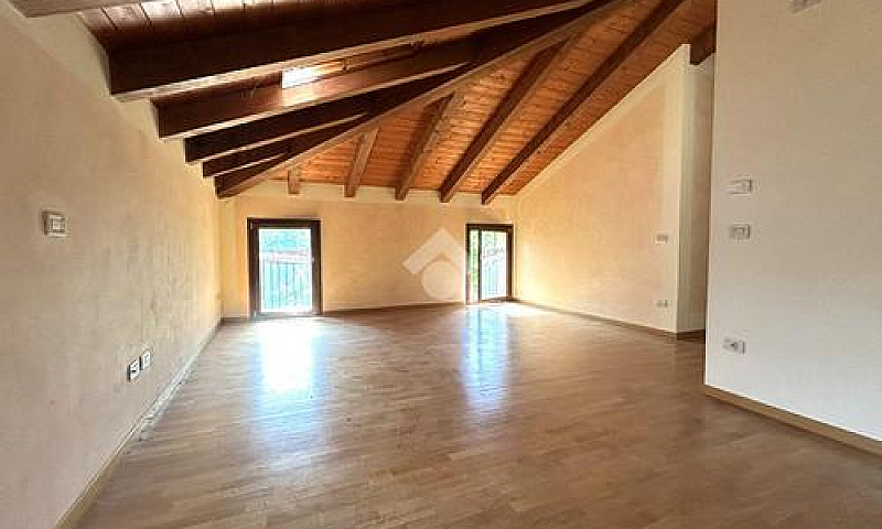 3 Locali A Molinella...