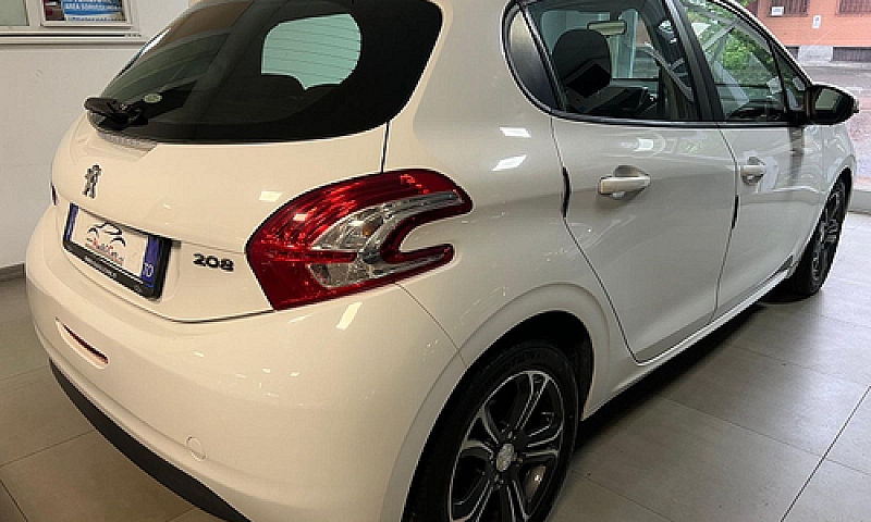 Peugeot 208...