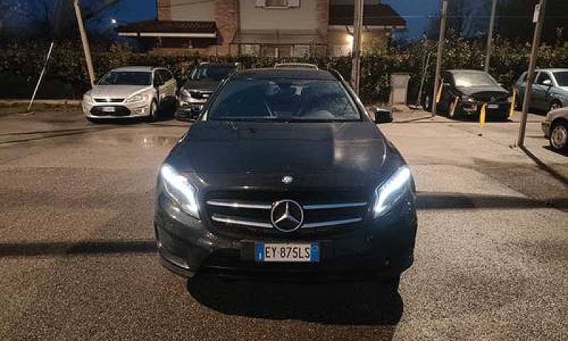 Mercedes-Benz Gla 20...